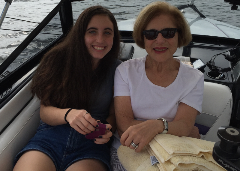 Abby Richmond és nagymamája Brenda